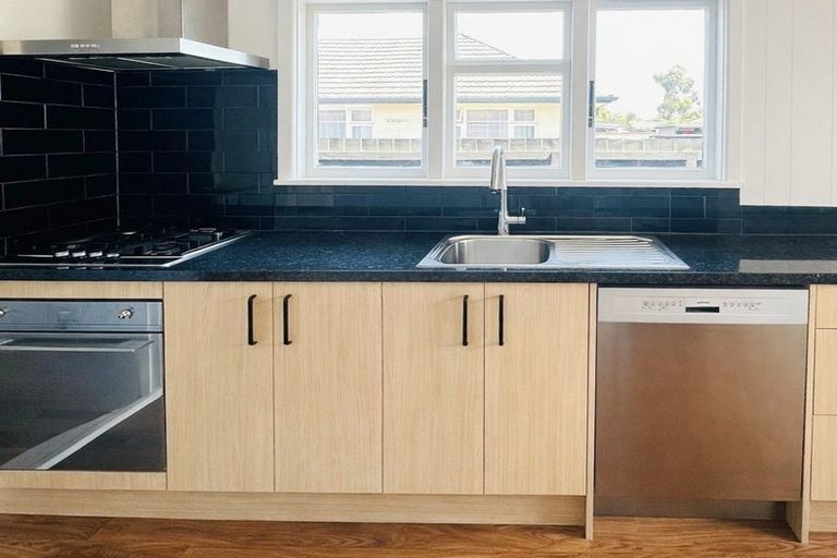 Photo of property in 168a Springs Road, Hornby, Christchurch, 8042