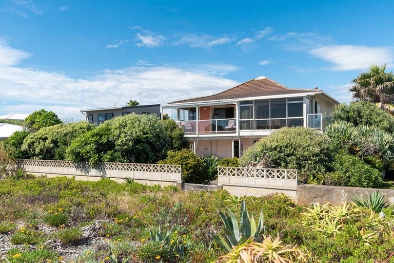 Photo of property in 237 Clifton Road, Te Awanga, 4102