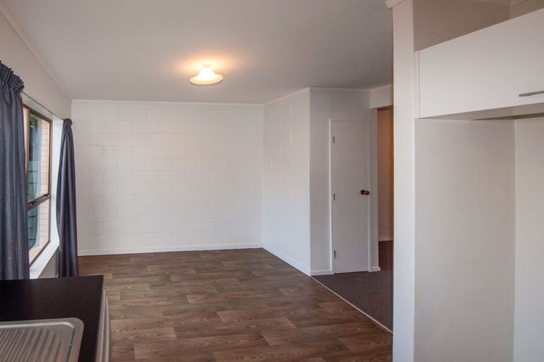 Photo of property in 93 Churton Drive, Churton Park, Wellington, 6037