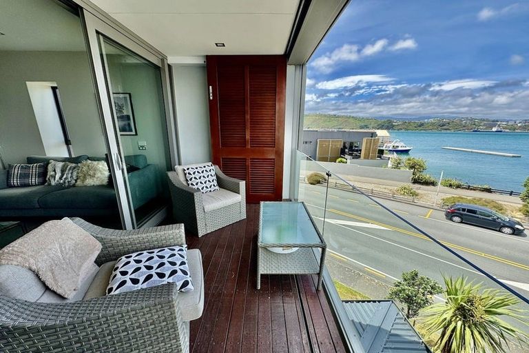 Photo of property in Patent 326 Apartments, 214s/326 Evans Bay Parade, Hataitai, Wellington, 6021