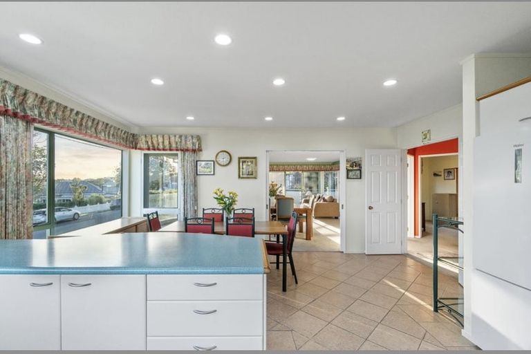 Photo of property in 9 Mariposa Crescent, Birkenhead, Auckland, 0626