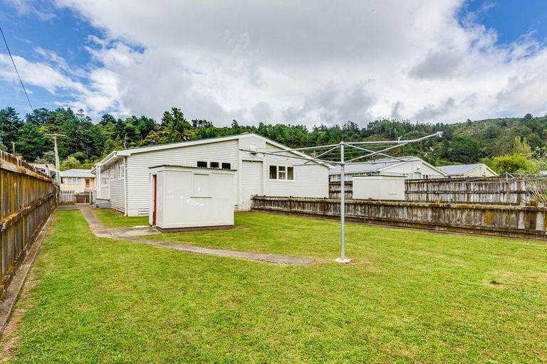 Photo of property in 30-32 Delaney Drive, Stokes Valley, Lower Hutt, 5019