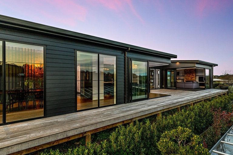 Photo of property in 8 Laly Haddon Place, Matakana, Warkworth, 0985