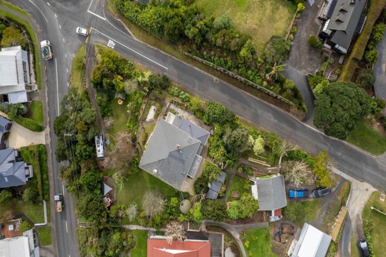 Photo of property in 9 Robertson Street, Russell, 0202