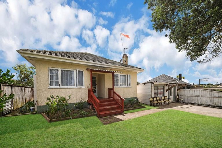 Photo of property in 12 Gordon Road, Papatoetoe, Auckland, 2025