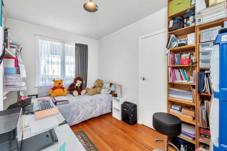 Photo of property in 42 Barrys Road, Glendene, Auckland, 0602