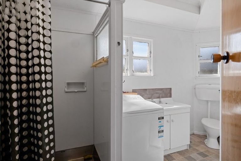 Photo of property in 6/184 Powderham Street, New Plymouth, 4310