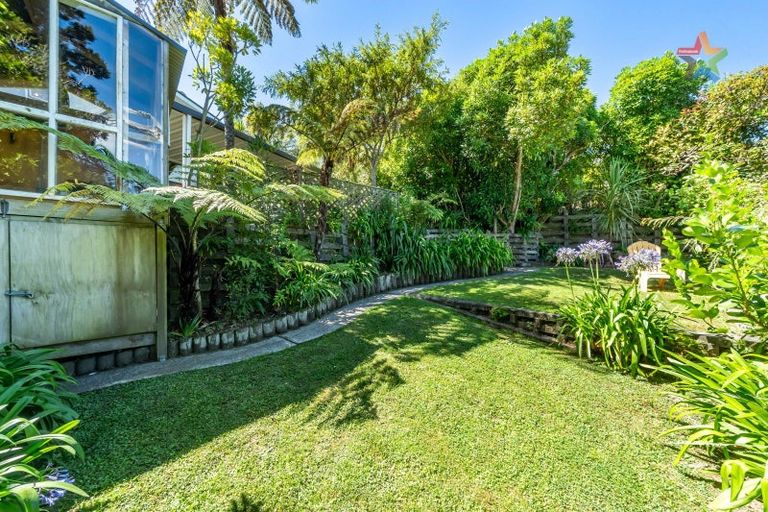 Photo of property in 8 Summit Road, Fairfield, Lower Hutt, 5011