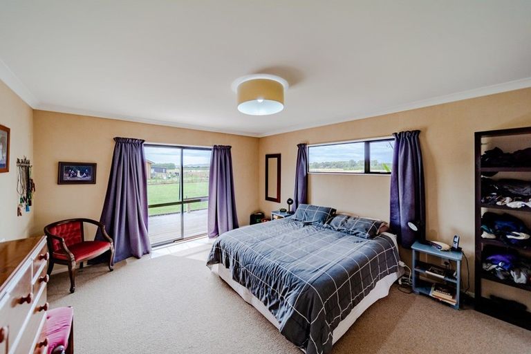 Photo of property in 28 Pourerere Road, Waipawa, 4271
