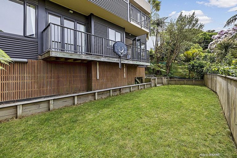 Photo of property in 3b Maldive Street, Khandallah, Wellington, 6035