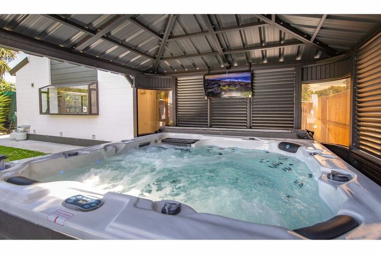 Photo of property in 61 Seddon Street, Rangiora, 7400