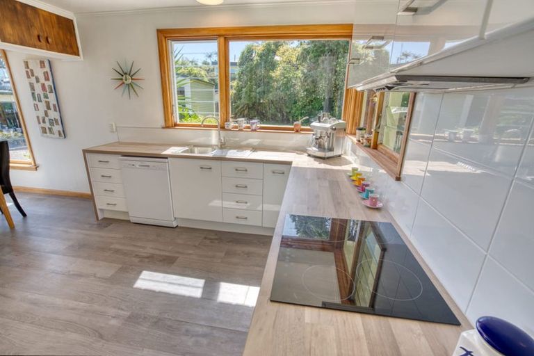 Photo of property in 37 Main South Road, Karoro, Greymouth, 7805