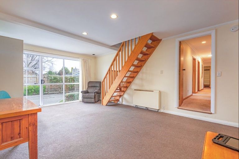 Photo of property in 35 Lincoln Terrace, Hokowhitu, Palmerston North, 4410