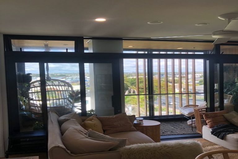 Photo of property in Frank Sargeson Apts, 308/80 Anzac Street, Takapuna, Auckland, 0622