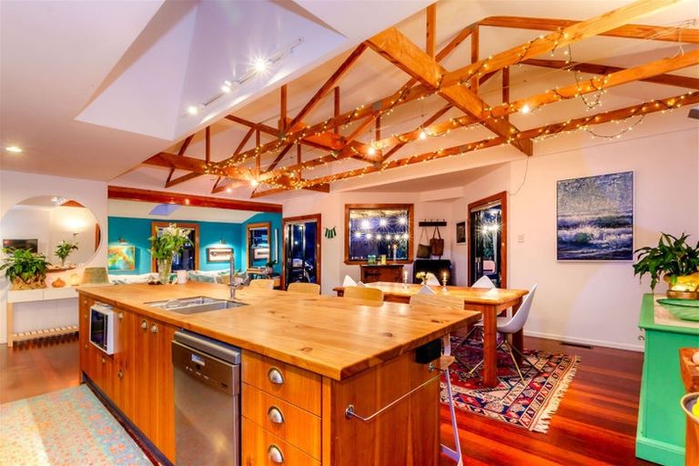 Photo of property in 48 Margaret Road, Raumati Beach, Paraparaumu, 5032