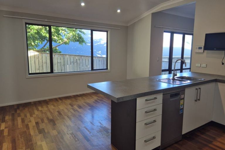 Photo of property in 77 Te Puia Drive, Aotea, Porirua, 5024