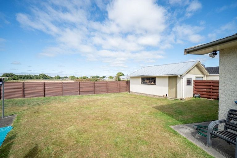 Photo of property in 37 Humphries Place, Awapuni, Palmerston North, 4412