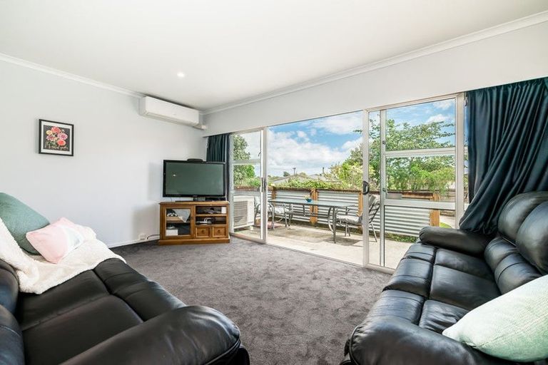 Photo of property in 6a Te Uruhi Grove, Paraparaumu, 5032