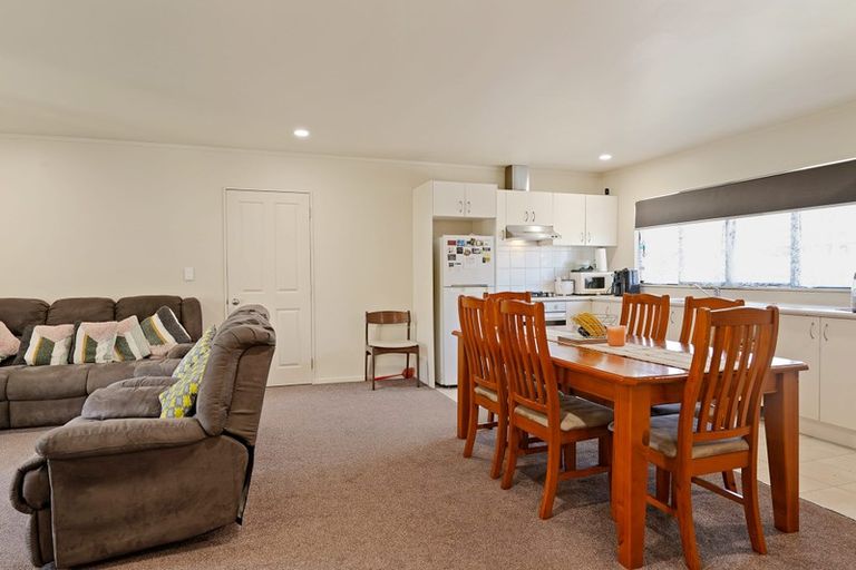 Photo of property in 29 Neta Grove, Henderson, Auckland, 0612