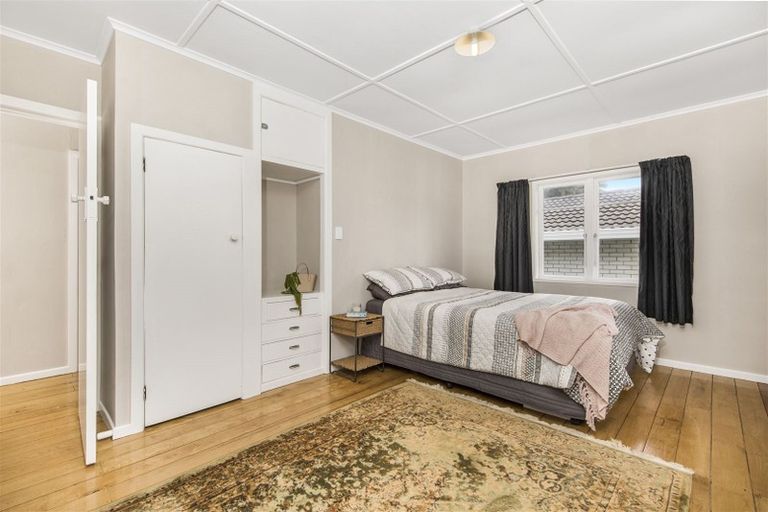 Photo of property in 1/47 Clevedon Road, Papakura, 2110