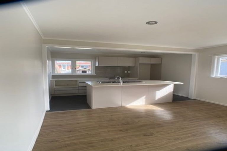 Photo of property in 22 Copley Street, New Lynn, Auckland, 0600