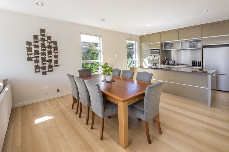 Photo of property in 30 Beresford Street, Bayswater, Auckland, 0622