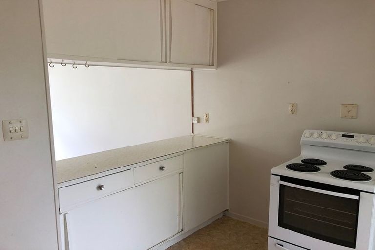 Photo of property in 3/7 Luplau Crescent, Cockle Bay, Auckland, 2014