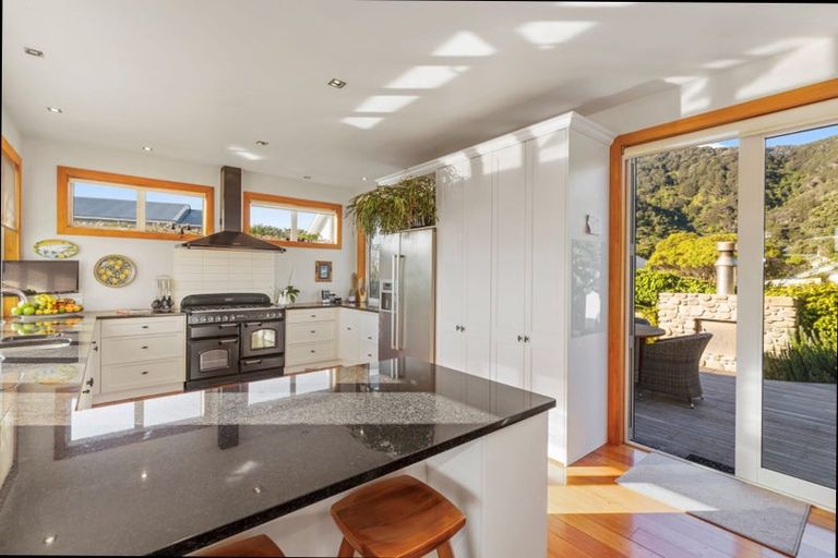 Photo of property in 7 Maire Street, Eastbourne, Lower Hutt, 5013