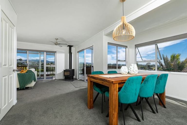 Photo of property in 7 Seabar Place, Glen Eden, Auckland, 0602