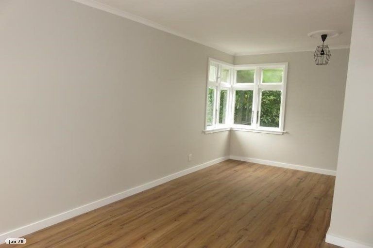 Photo of property in 81 Moorefield Road, Johnsonville, Wellington, 6037