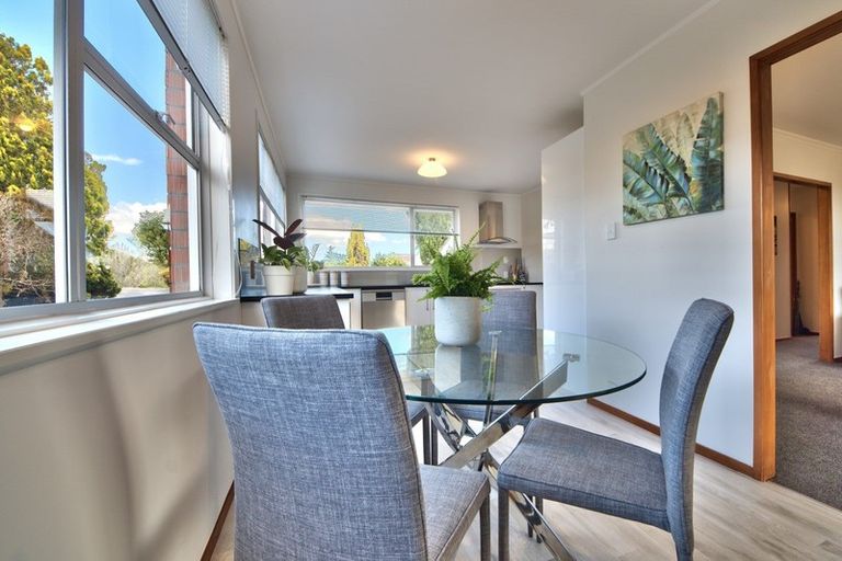 Photo of property in 12 Sunnylaw Place, Glen Eden, Auckland, 0602