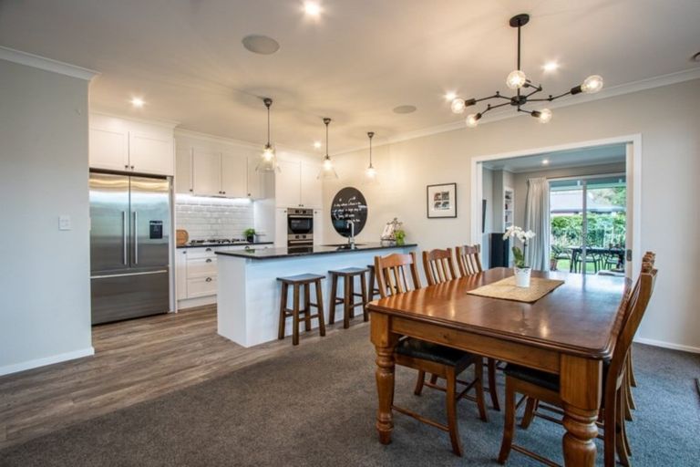 Photo of property in 37 Waipunahau Road, Waikanae, 5036