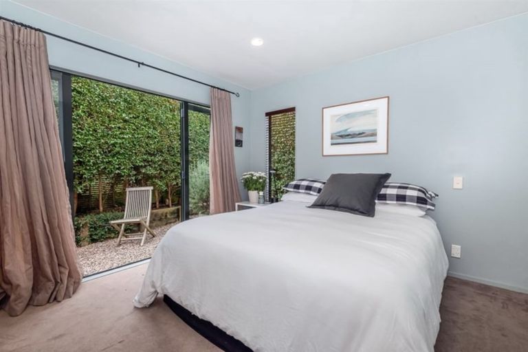 Photo of property in 2/9 Maleme Avenue, Belmont, Auckland, 0622