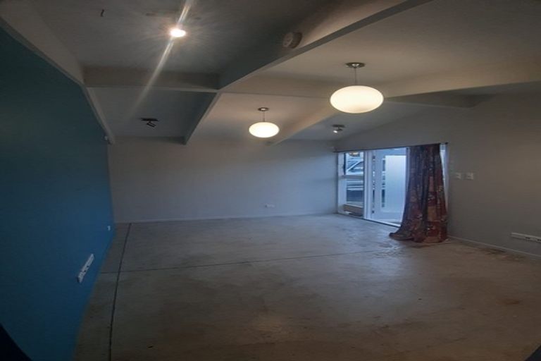 Photo of property in 18a Woodglen Road, Glen Eden, Auckland, 0602