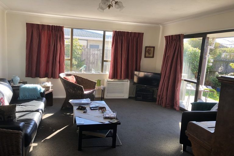 Photo of property in 2/54a Aorangi Road, Bryndwr, Christchurch, 8053