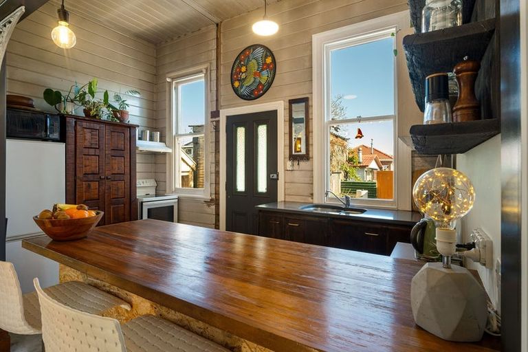 Photo of property in 36 Cuffs Road, Wainoni, Christchurch, 8061