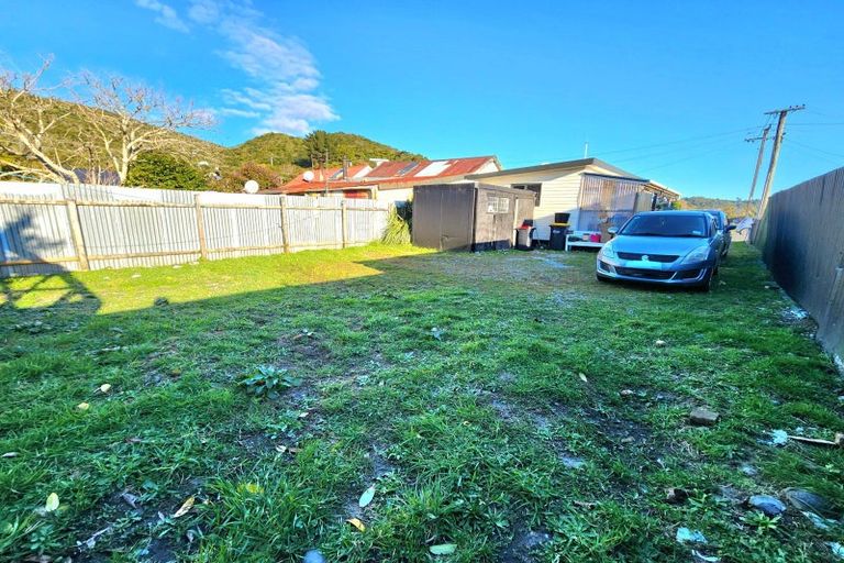 Photo of property in 11 Thompson Street, Greymouth, 7805