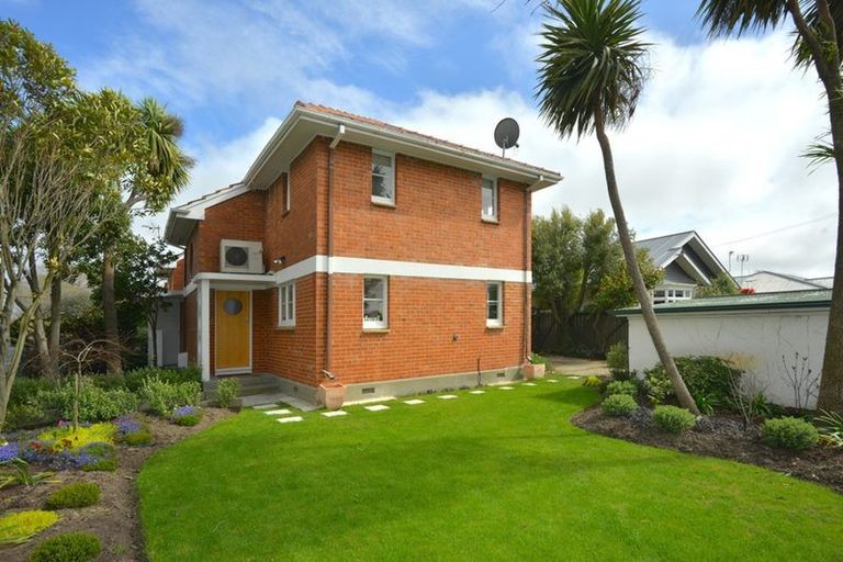 Photo of property in 75 Kahu Road, Fendalton, Christchurch, 8041