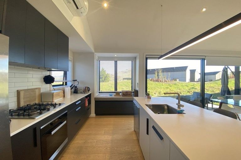 Photo of property in 5 Kotuku Lane, Jacks Point, Queenstown, 9371