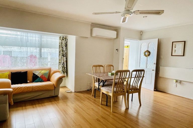 Photo of property in 2/62 Stanniland Street, Sunnyhills, Auckland, 2010