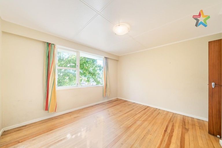 Photo of property in 29 Thomson Grove, Stokes Valley, Lower Hutt, 5019