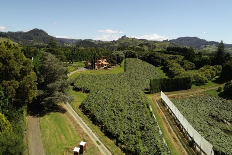 Photo of property in 6 Woodland Road, Johnsonville, Wellington, 6037