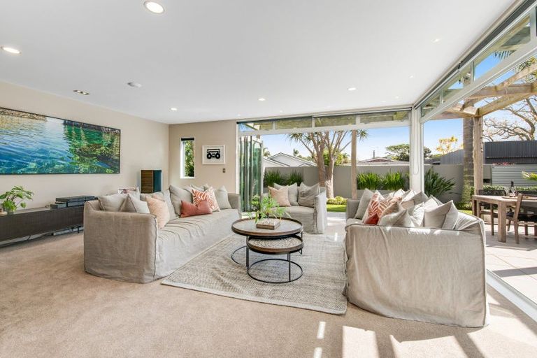 Photo of property in 58 The Circle, Manly, Whangaparaoa, 0930