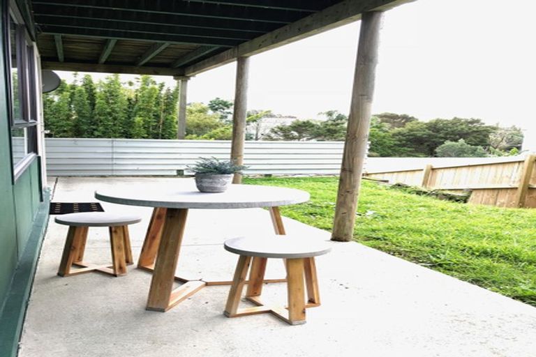 Photo of property in 42 Elliston Crescent, Stanmore Bay, Whangaparaoa, 0932