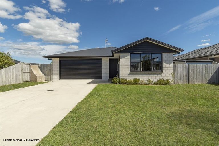 Photo of property in 28 Te Kio Crescent, Papamoa Beach, Papamoa, 3118