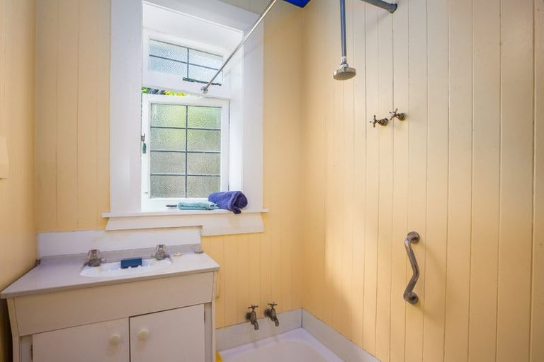 Photo of property in 15 Pingau Street, Paekakariki, 5034