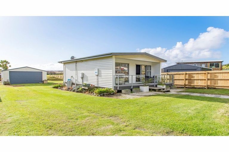 Photo of property in 156 Maunsell Road, Port Waikato, Tuakau, 2695