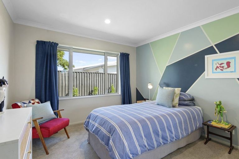 Photo of property in 42 Westpark Drive, Burnside, Christchurch, 8053