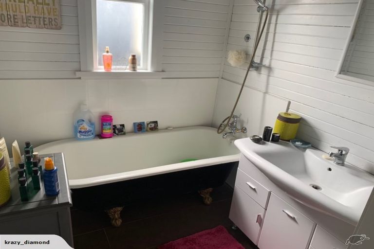 Photo of property in 64 Bridge Street, Rongotai, Wellington, 6022