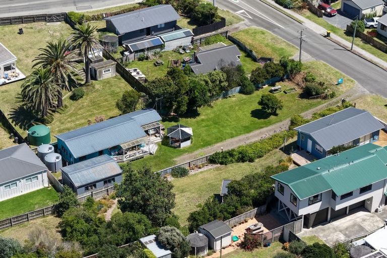 Photo of property in 124 Park Avenue, Waitarere Beach, Levin, 5510